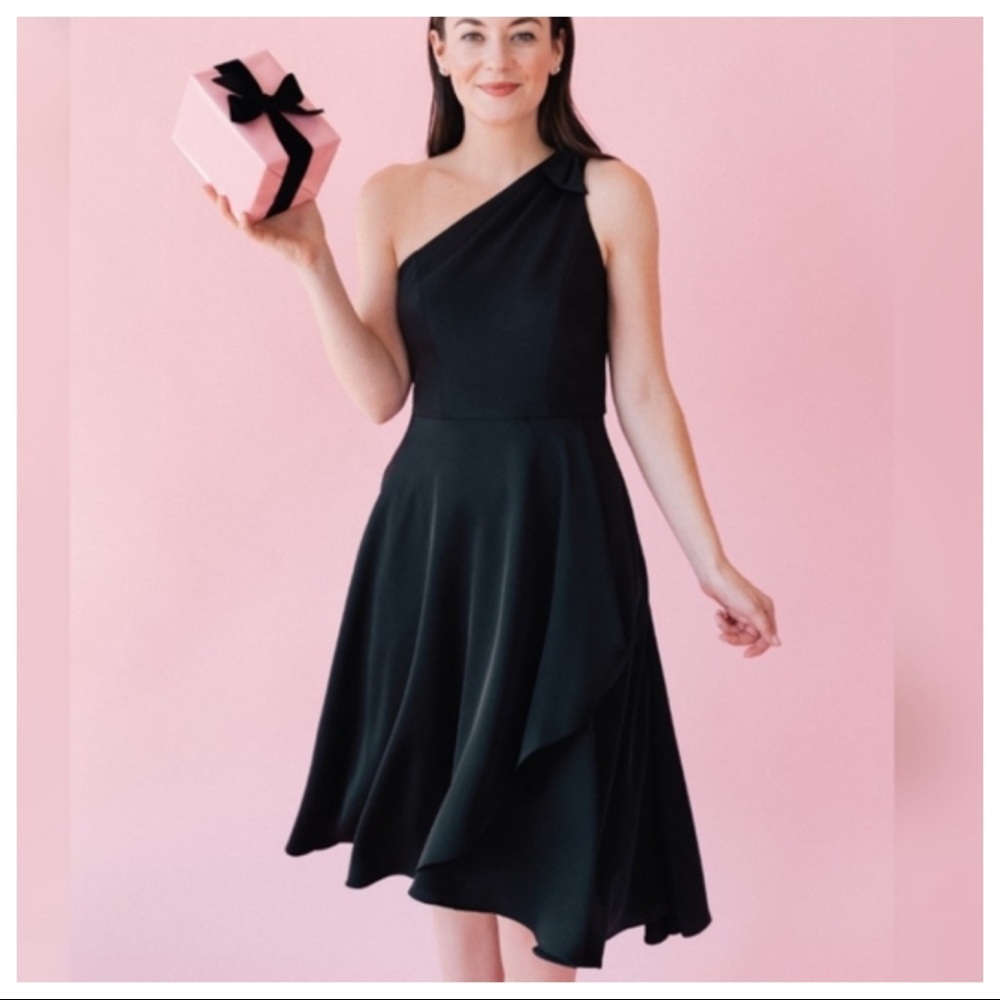 Gal Meets Glam Octavia Crepe One-Shoulder Dress